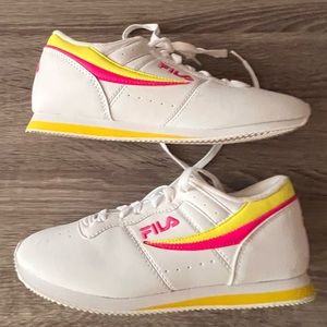 FILA Womens Machu Low Top Sneakers / white, hot pink, neon yellow